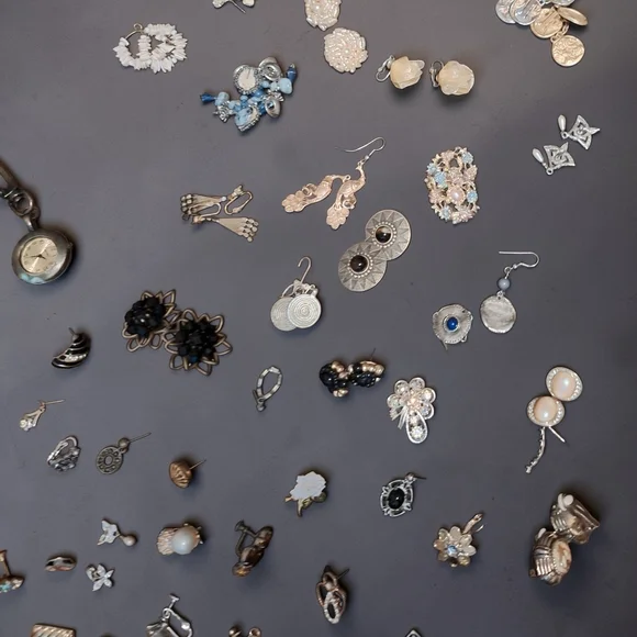 ANTIQUE BROCHES, NECKLACES, EARINGS, BRACELETS & NECKLACE PENDENTS☺️ - Picture 8 of 15